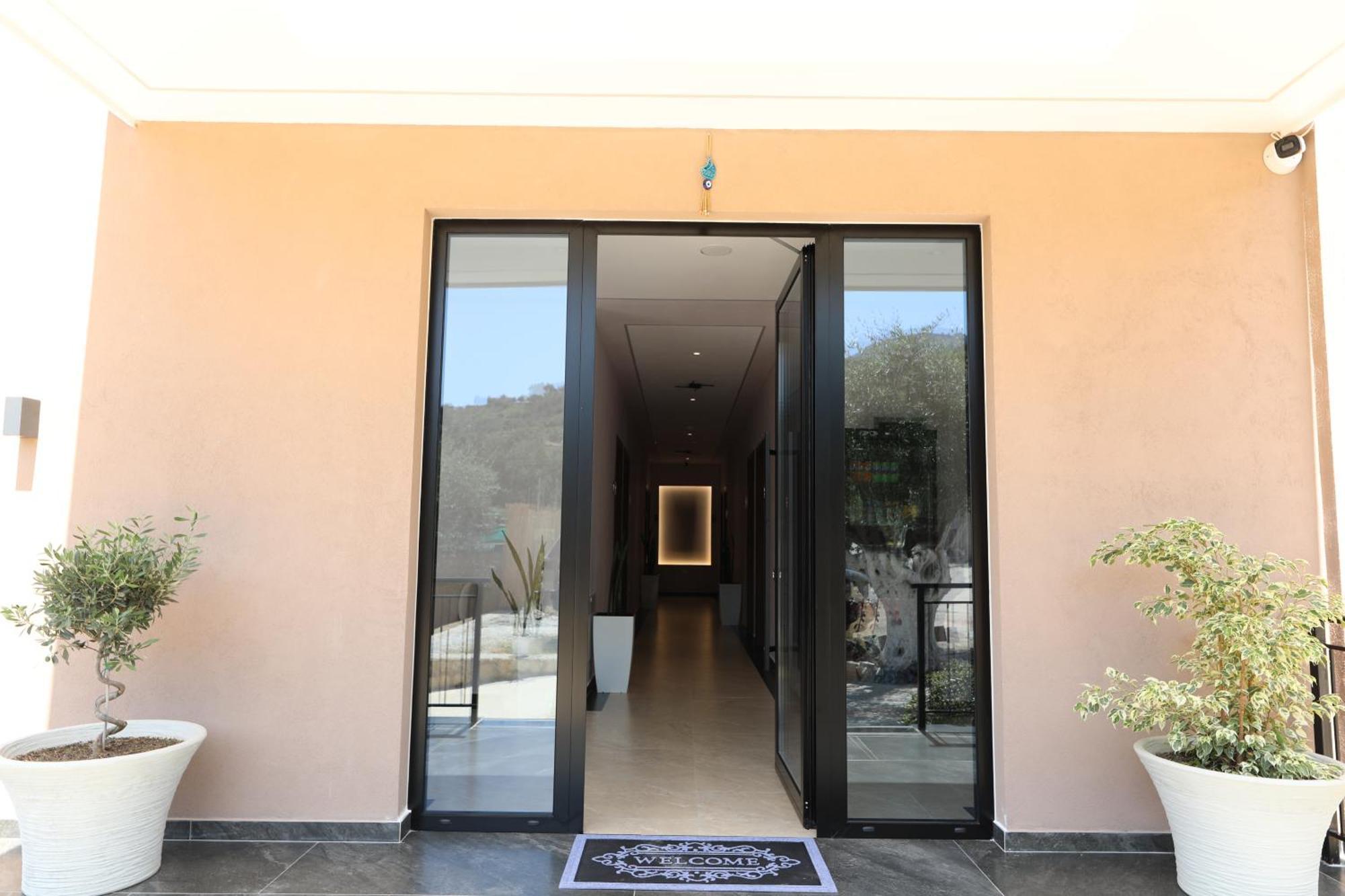 Hotel Mezzanine Bay Himarë Exterior foto