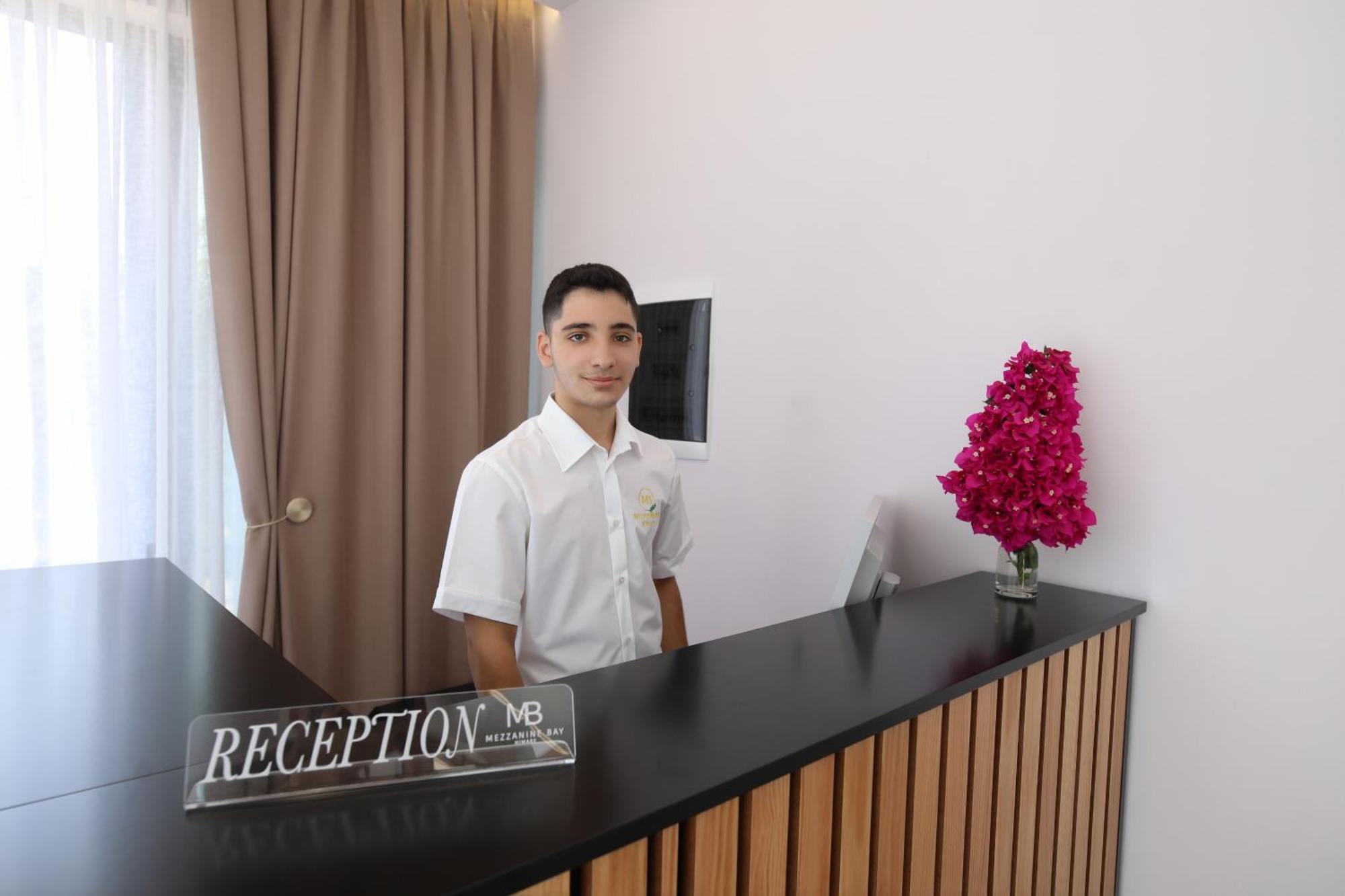 Hotel Mezzanine Bay Himarë Exterior foto