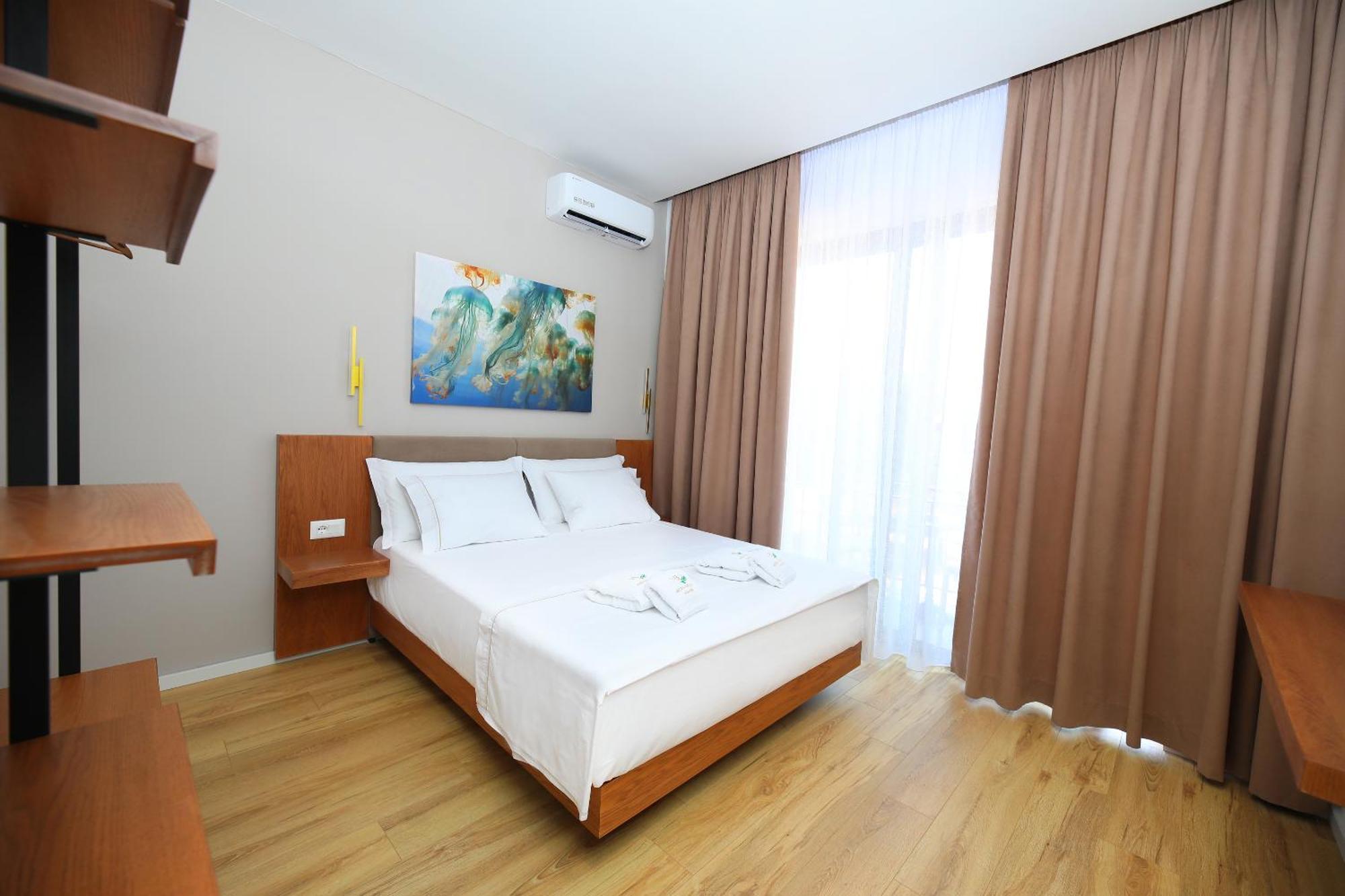 Hotel Mezzanine Bay Himarë Exterior foto